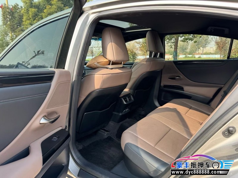 24年雷克萨斯ES轿车抵押车出售