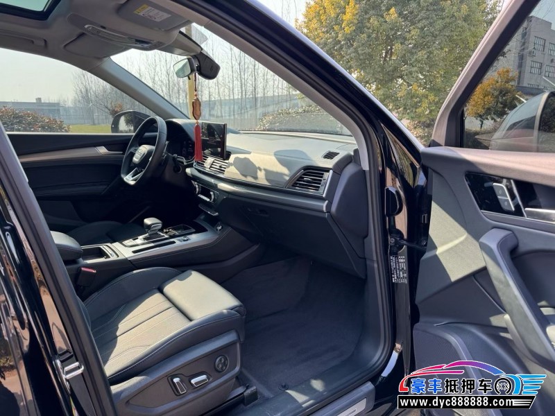 24年奥迪Q5轿车抵押车出售