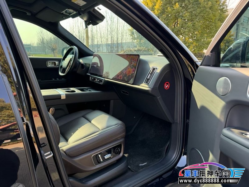 23年理想L8轿车抵押车出售