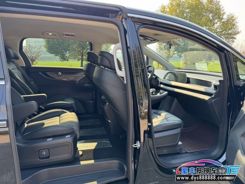 25年东风风行星海V9轿车抵押车出售