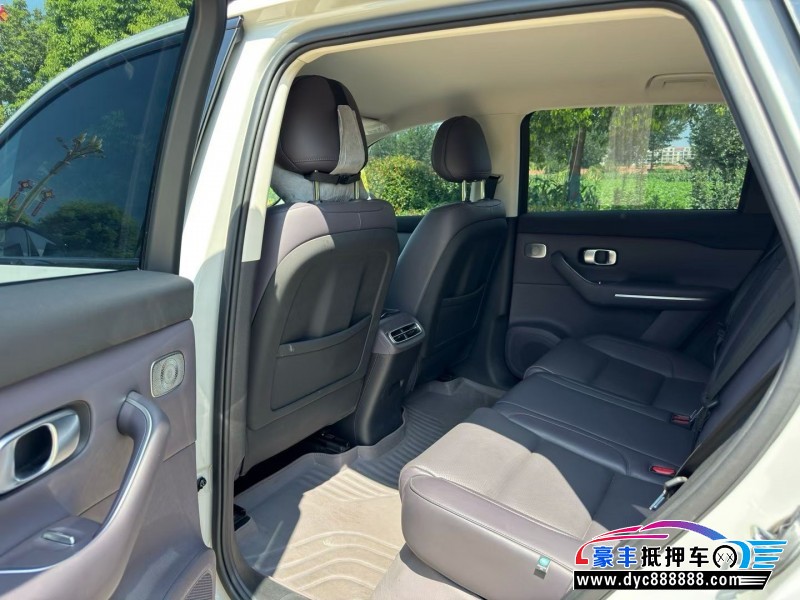 24年零跑C10轿车抵押车出售