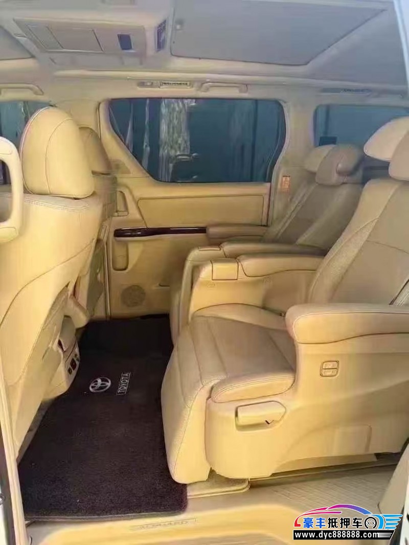 15年丰田埃尔法轿车抵押车出售