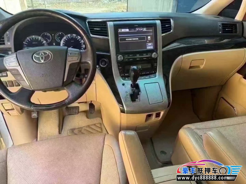 15年丰田埃尔法轿车抵押车出售