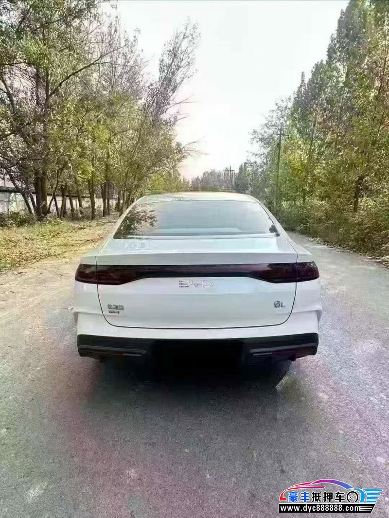 25年比亚迪秦轿车抵押车出售
