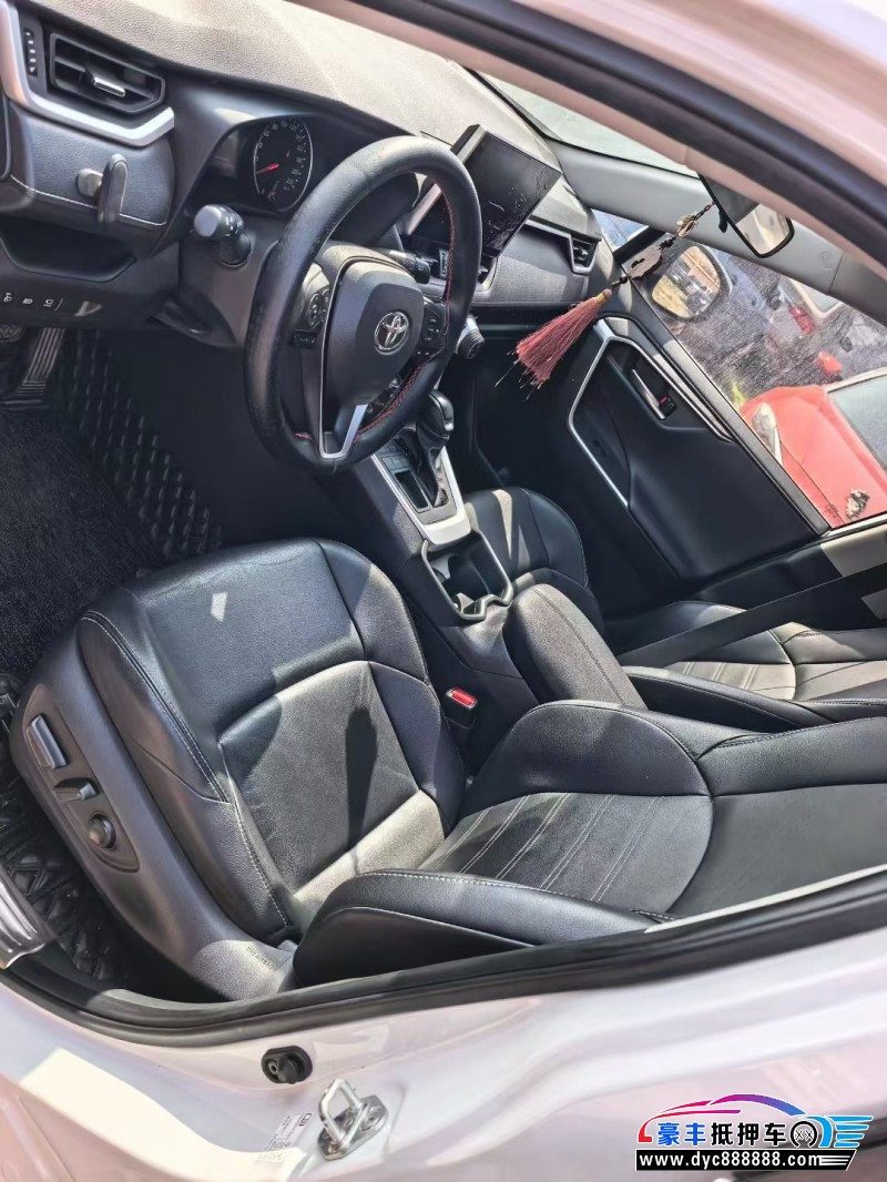 22年丰田威兰达轿车抵押车出售