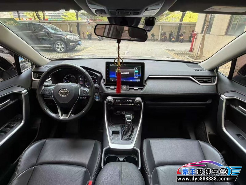 23年丰田威兰达轿车抵押车出售