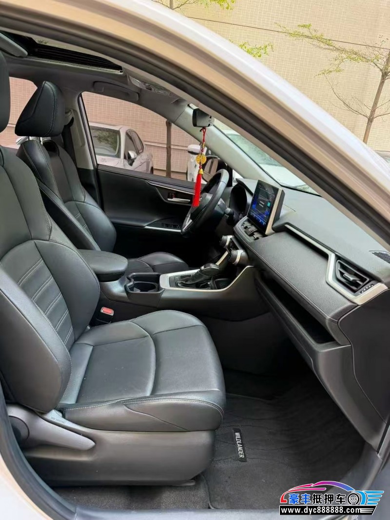 23年丰田威兰达轿车抵押车出售