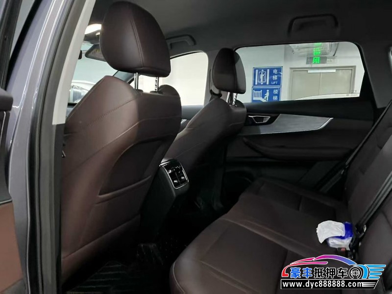 26年奇瑞瑞虎7轿车抵押车出售