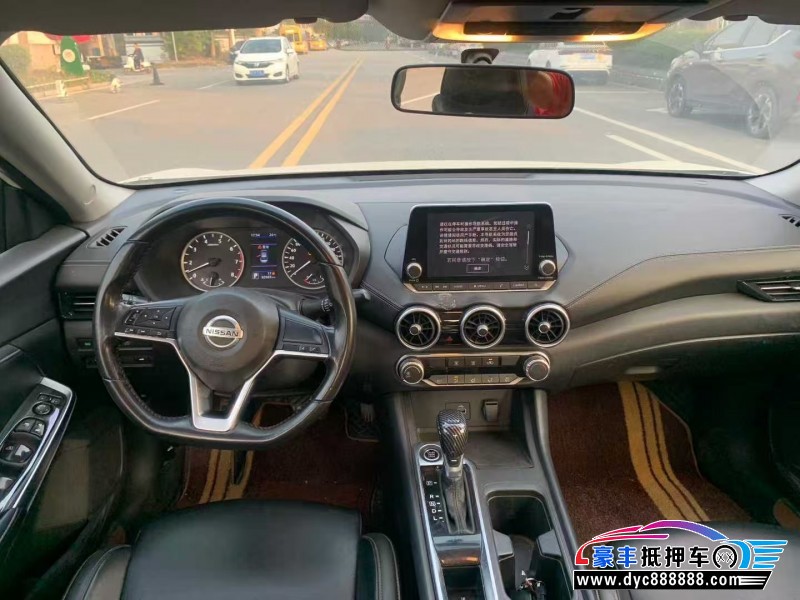 20年日产轩逸轿车抵押车出售