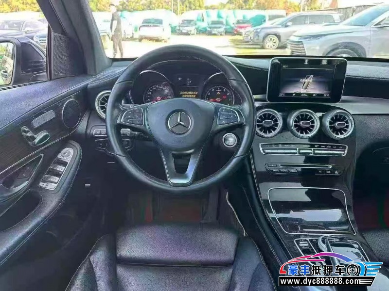 18年奔驰GLC轿车抵押车出售