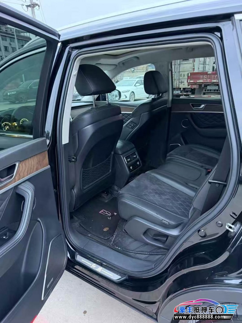 20年红旗HS7轿车抵押车出售