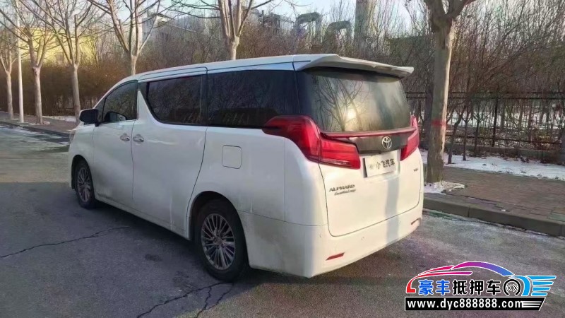 17年丰田埃尔法轿车抵押车出售