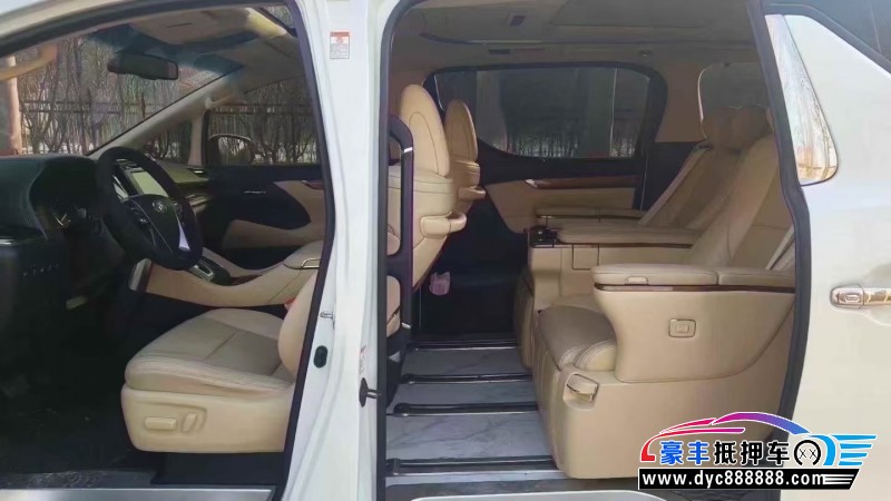 17年丰田埃尔法轿车抵押车出售