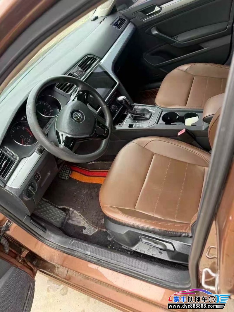 16年大众凌渡轿车抵押车出售