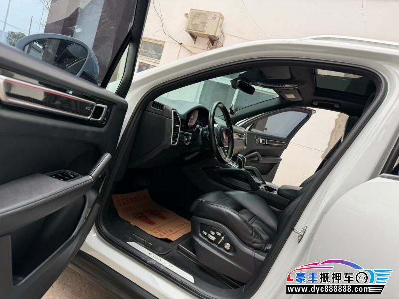 18年保时捷卡宴轿车抵押车出售