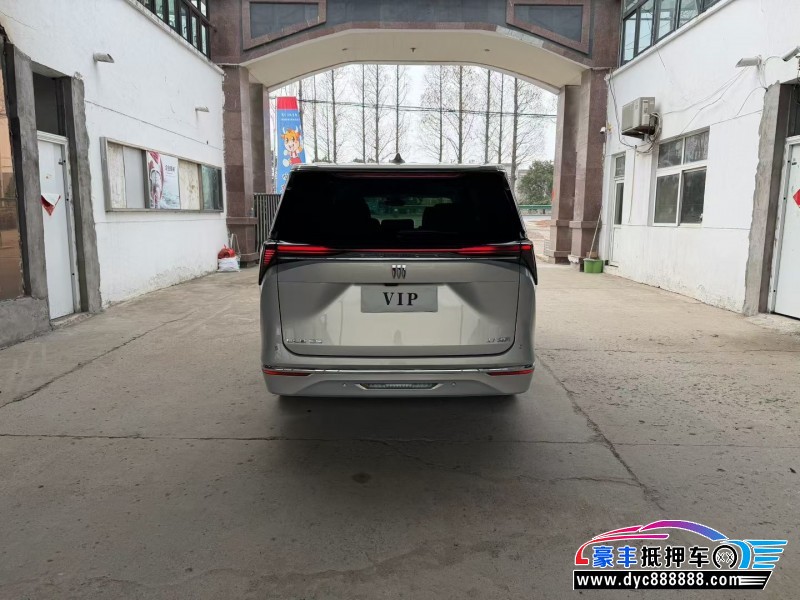 25年别克GL8轿车抵押车出售