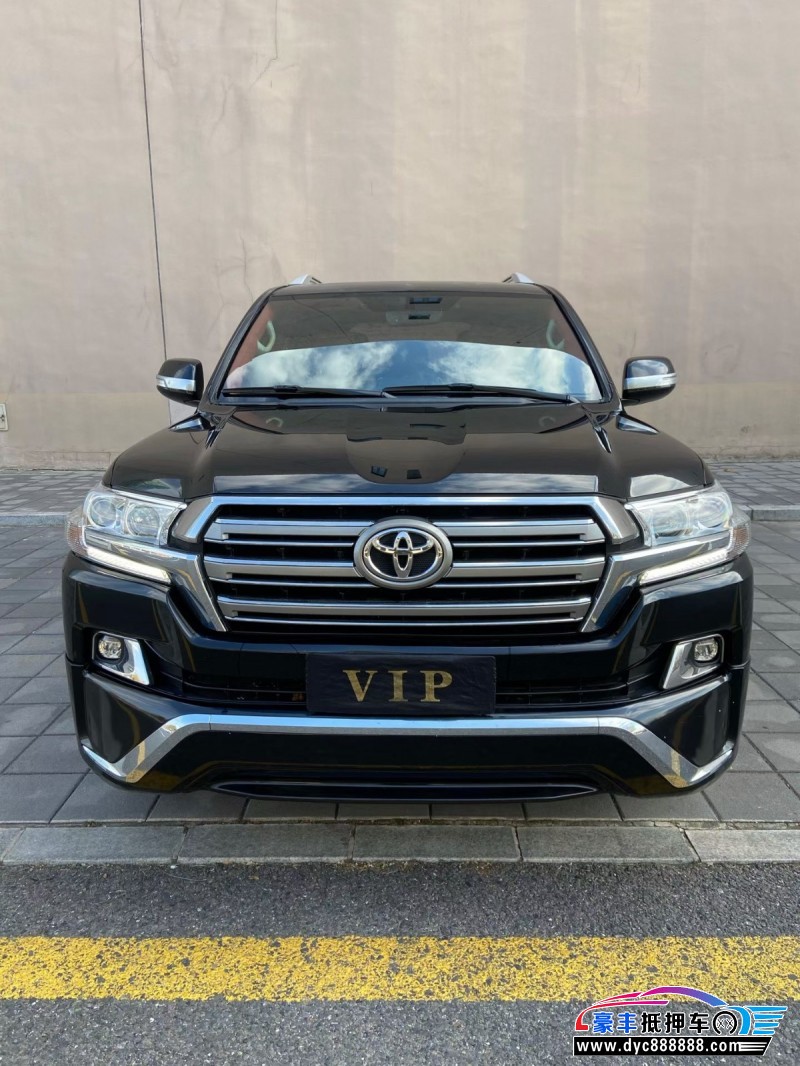 抵押车出售17年丰田兰德酷路泽（陆巡）轿车