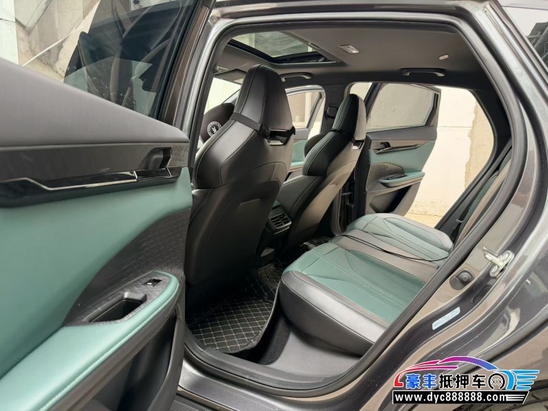 24年长安长安UNI轿车抵押车出售