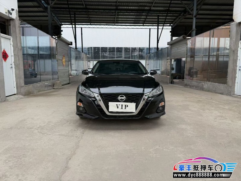 抵押车出售22年日产天籁轿车