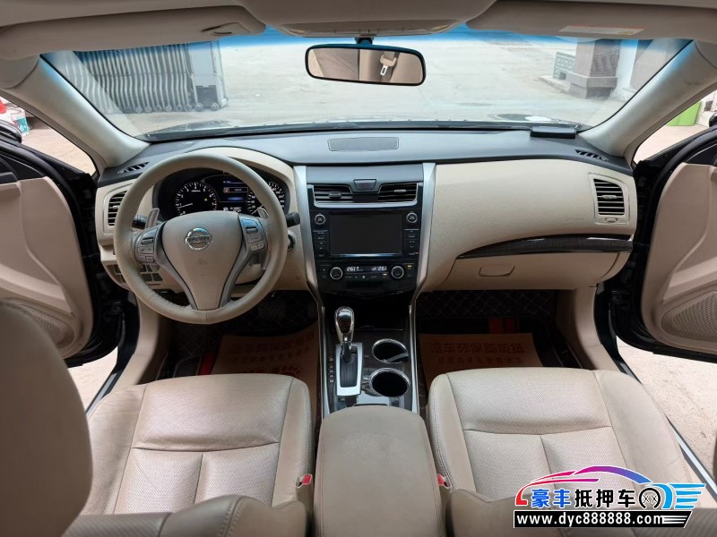 14年日产天籁轿车抵押车出售