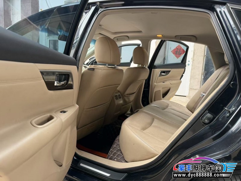 14年日产天籁轿车抵押车出售