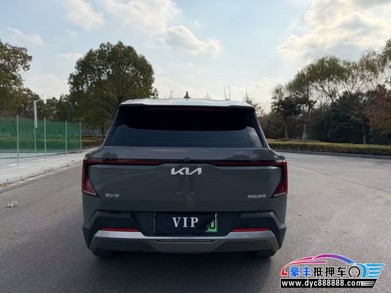 24年起亚EV5轿车抵押车出售