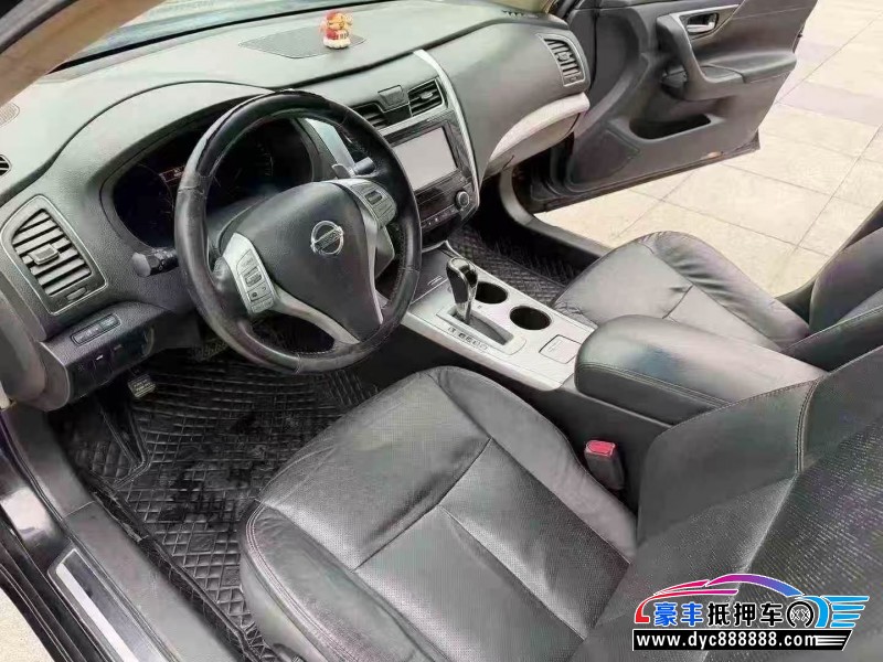 18年日产天籁轿车抵押车出售