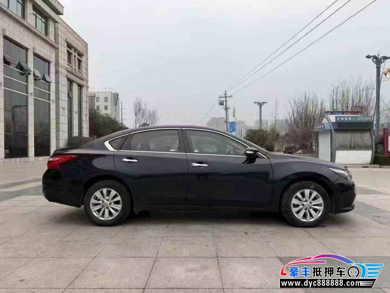 18年日产天籁轿车抵押车出售
