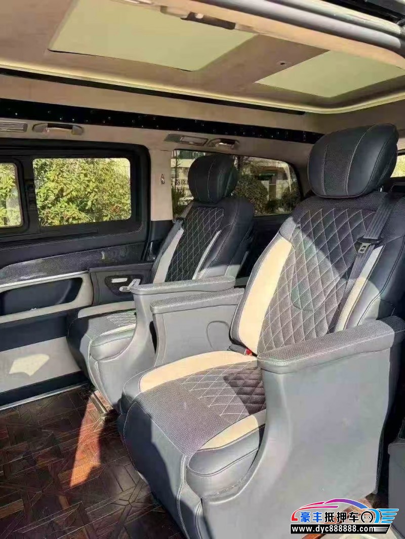 19年奔驰V轿车抵押车出售