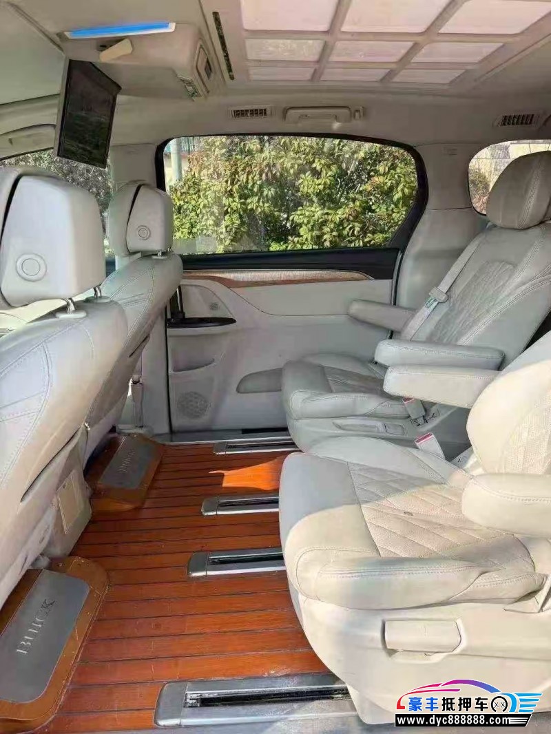 19年别克GL8轿车抵押车出售