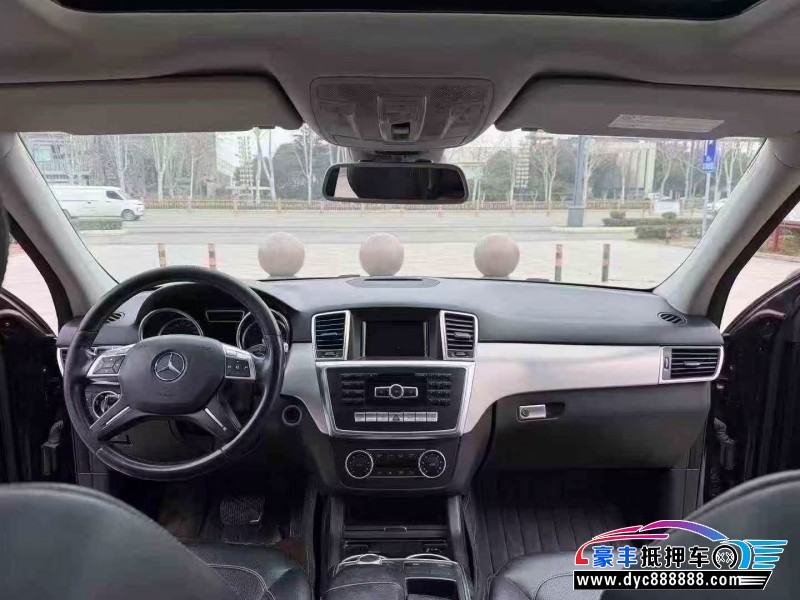 13年奔驰ML轿车抵押车出售