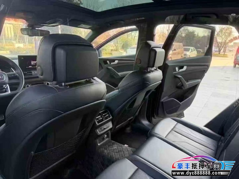 24年奥迪Q5轿车抵押车出售