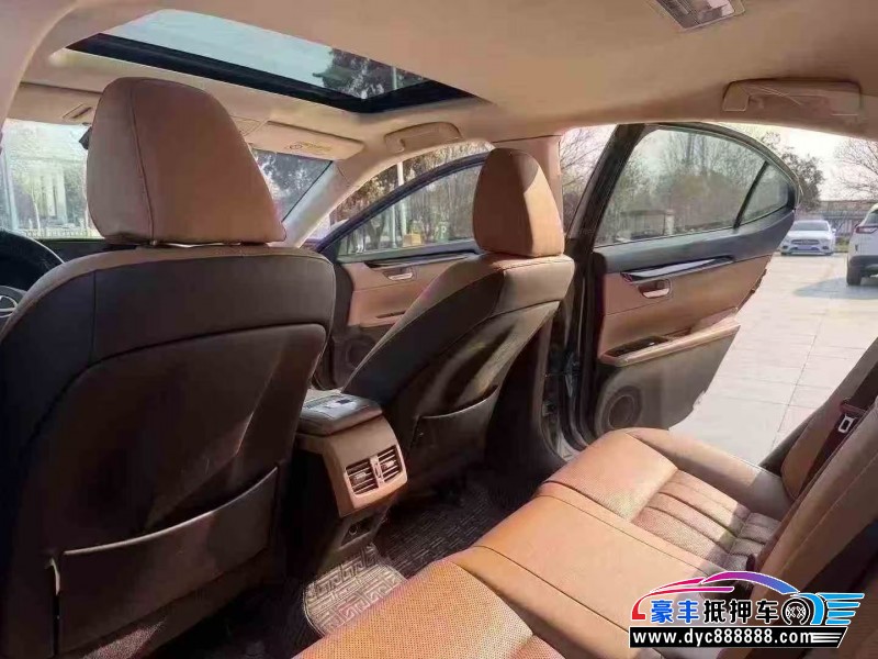 18年雷克萨斯ES轿车抵押车出售