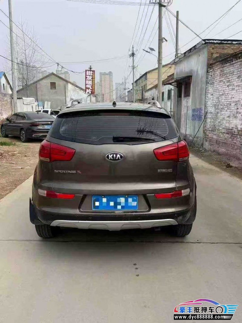 16年起亚智跑轿车抵押车出售