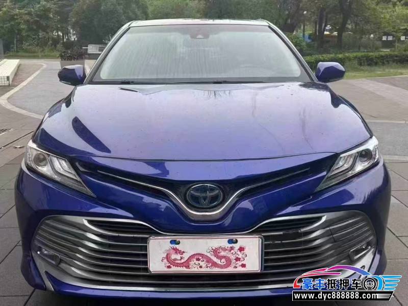 抵押车出售19年丰田凯美瑞轿车