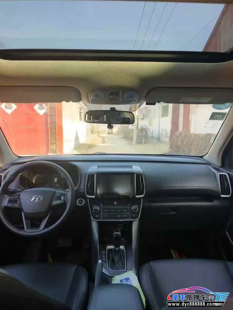 19年现代ix35轿车抵押车出售