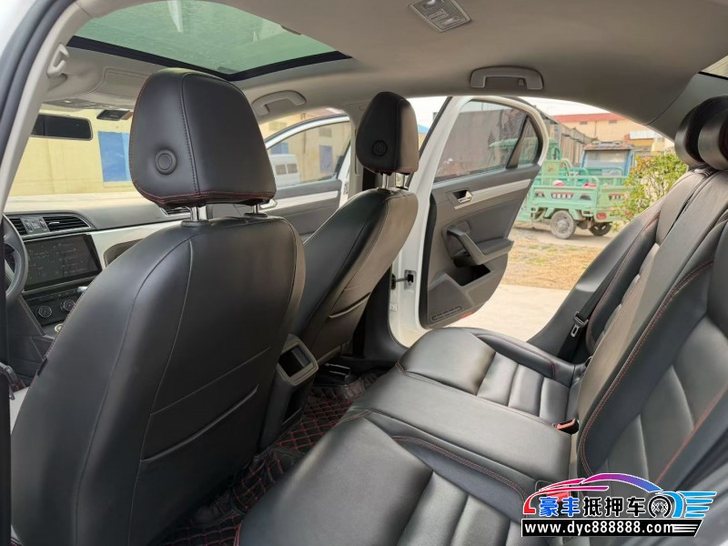 18年大众凌渡轿车抵押车出售