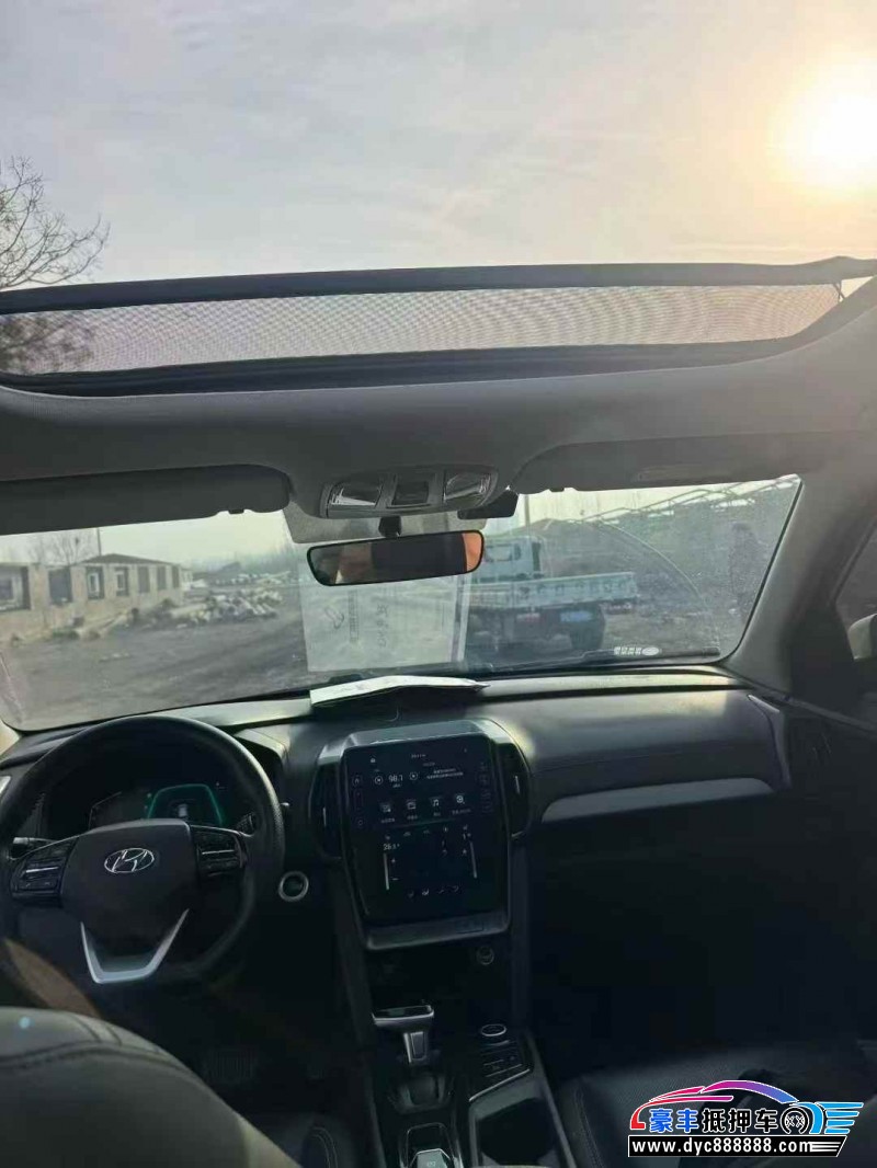 22年现代ix35轿车抵押车出售