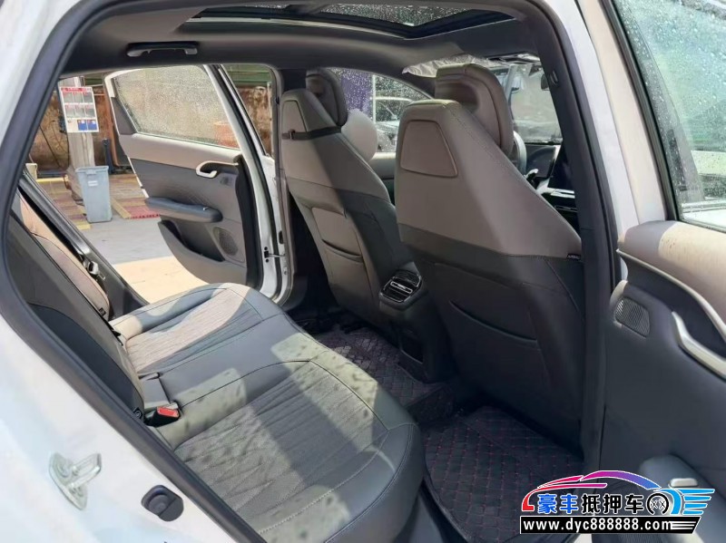 25年长安逸动轿车抵押车出售