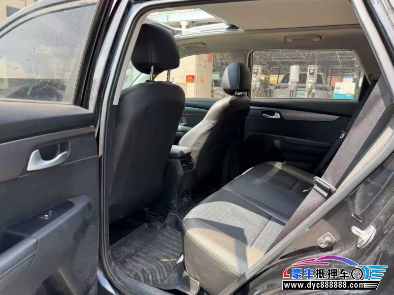 19年起亚智跑轿车抵押车出售