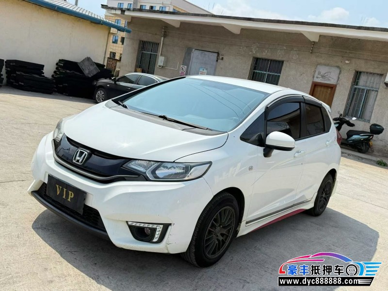 17年本田飞度轿车抵押车出售