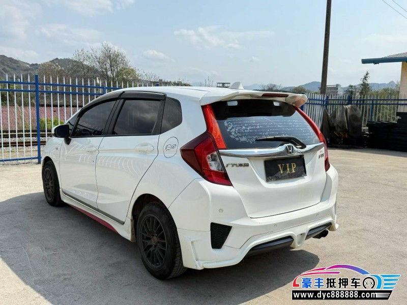 17年本田飞度轿车抵押车出售