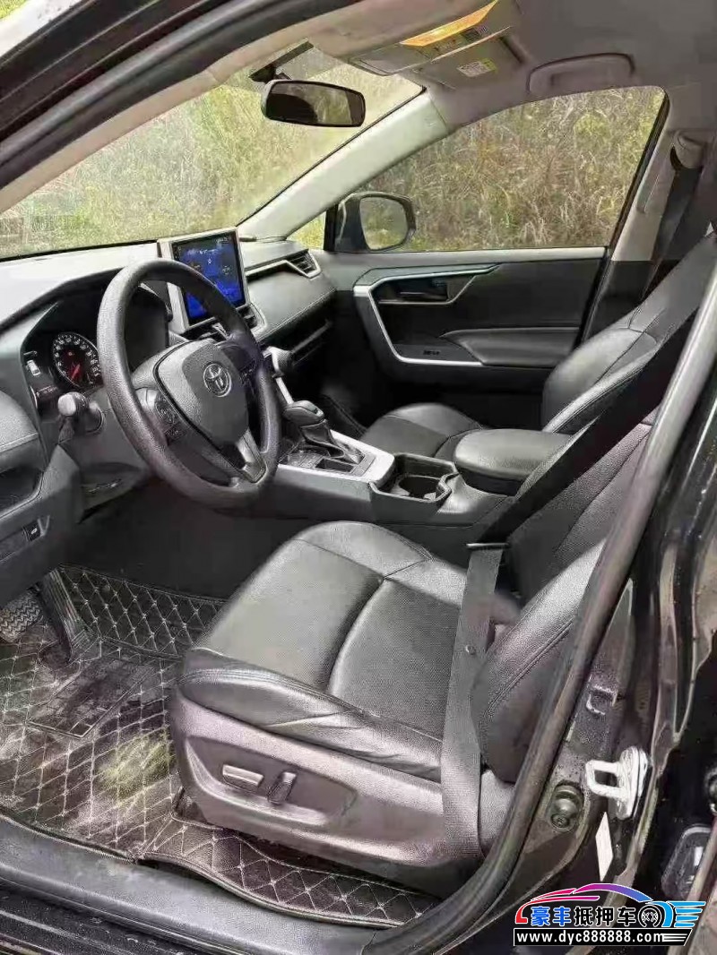 22年丰田威兰达轿车抵押车出售