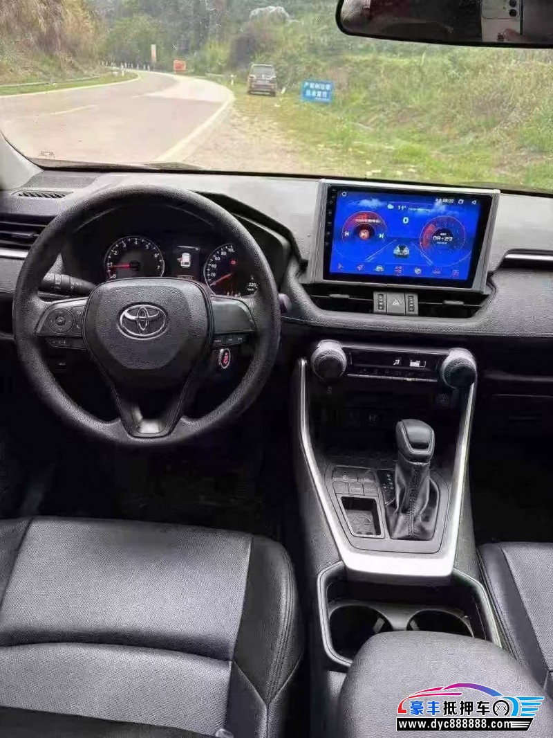 22年丰田威兰达轿车抵押车出售