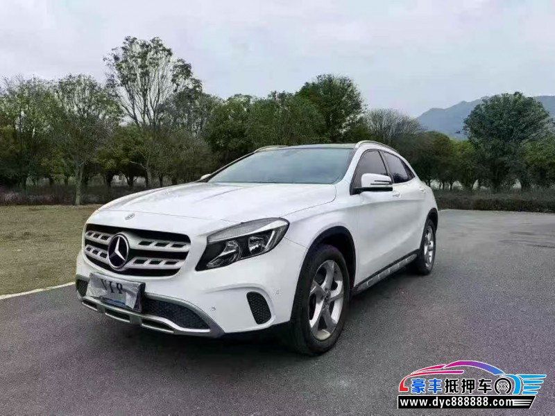 18年奔驰GLA轿车抵押车出售