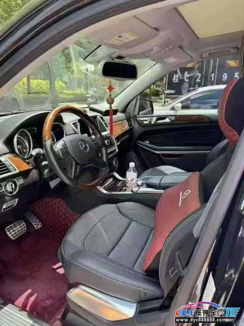 14年奔驰GL轿车抵押车出售