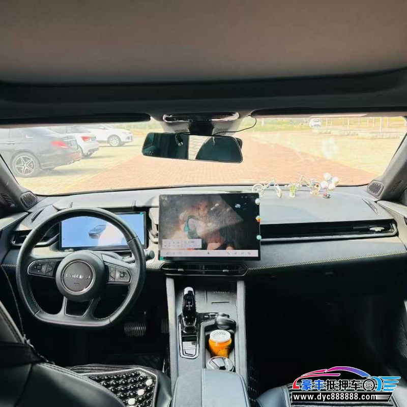 25年领克03轿车抵押车出售