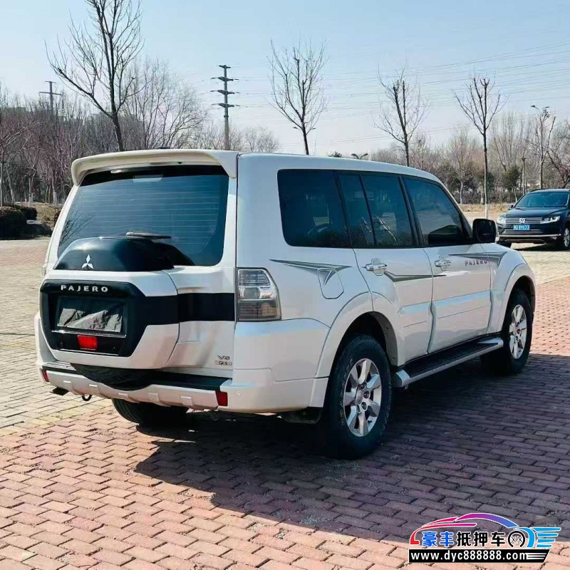 19年三菱帕杰罗SUV抵押车出售