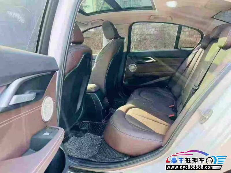 22年宝马1系轿车抵押车出售