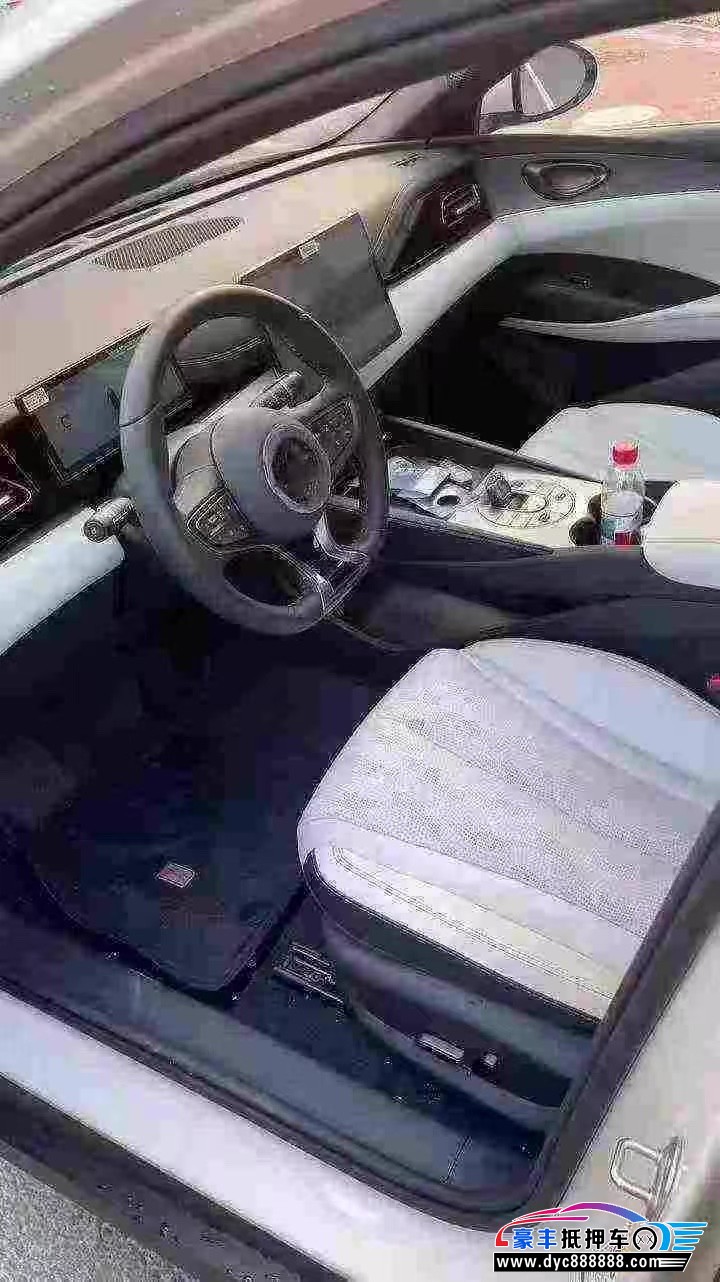 25年比亚迪海豹轿车抵押车出售